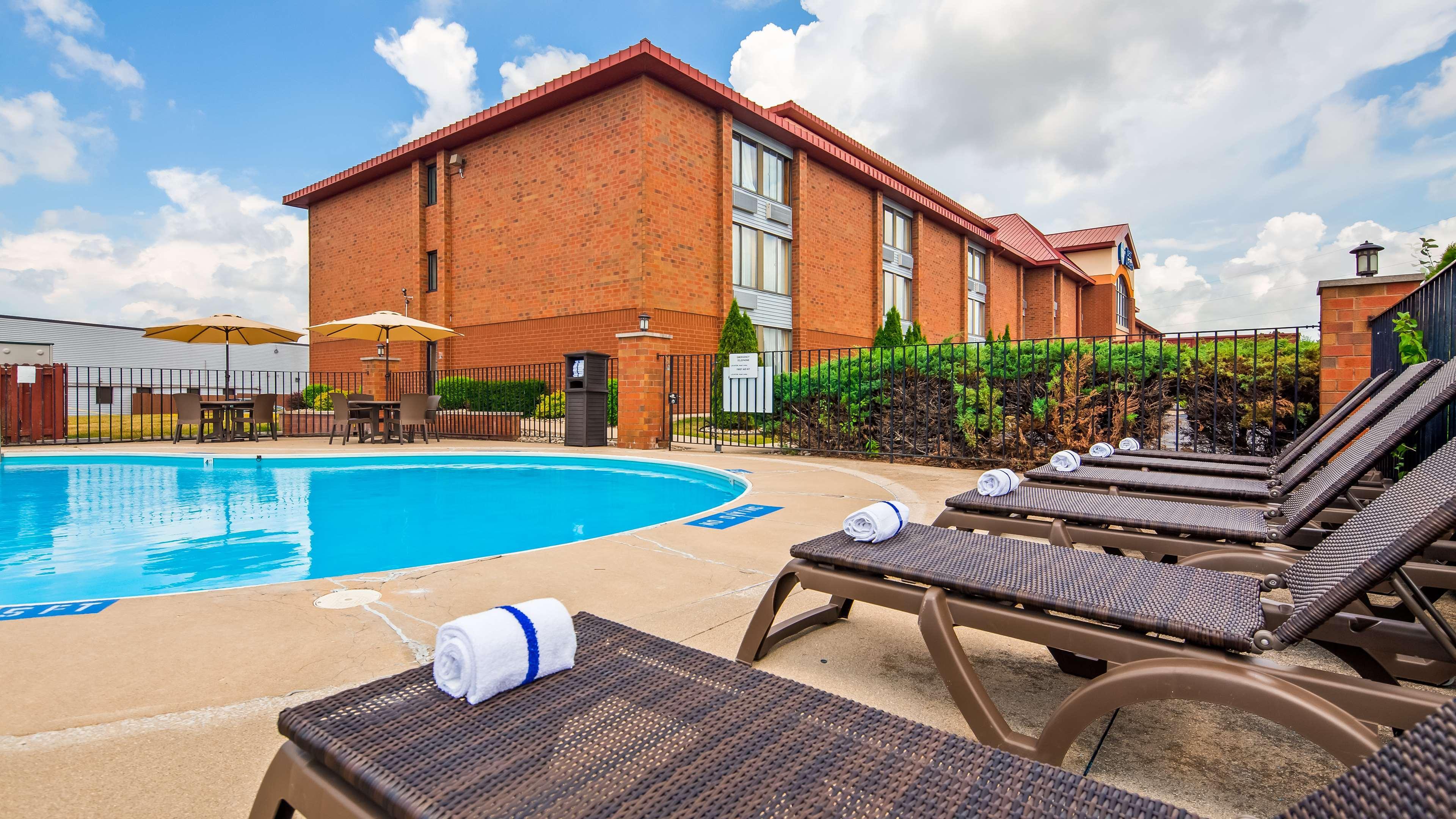 Best Western Luxbury Inn Fort Wayne Exterior foto