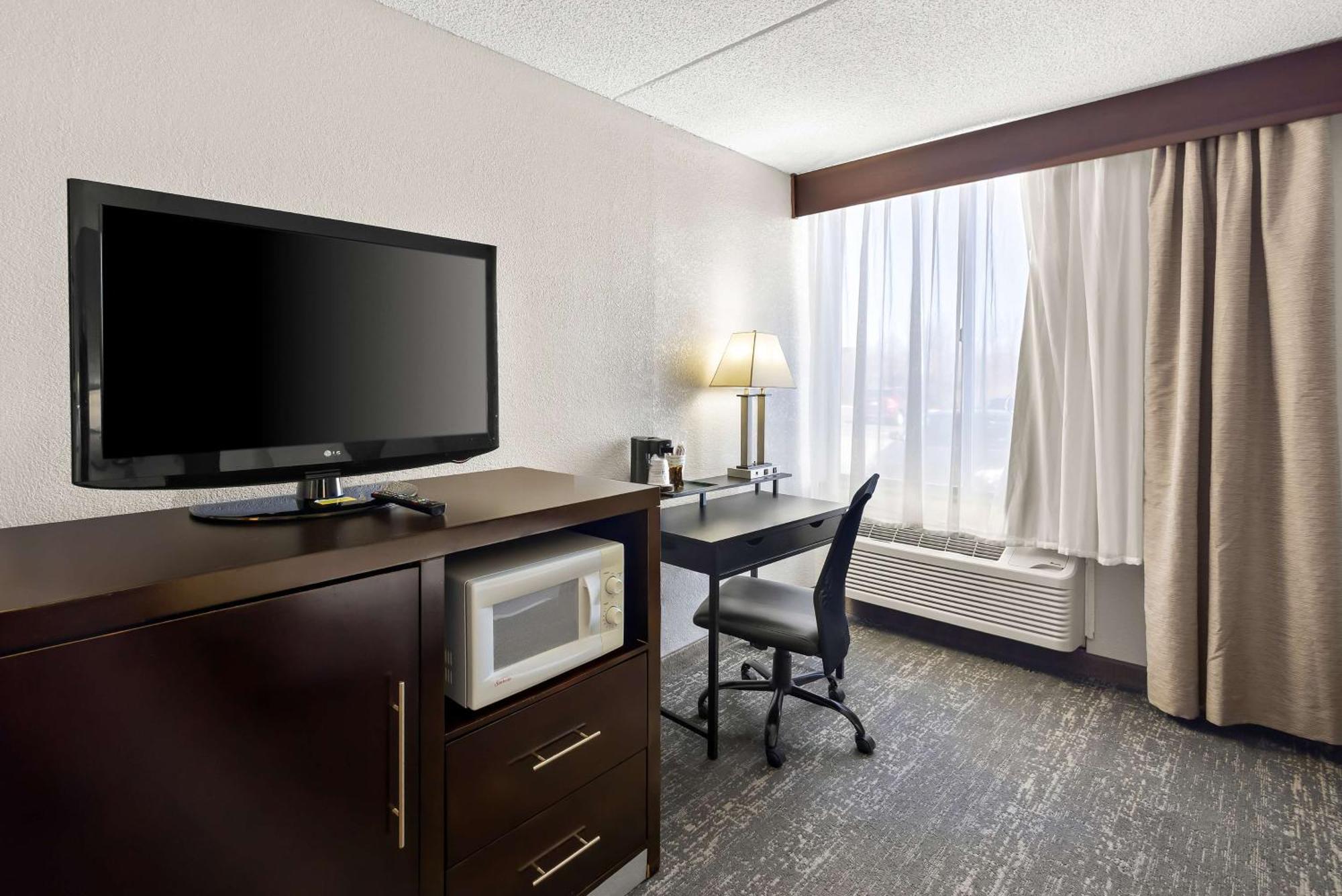 Best Western Luxbury Inn Fort Wayne Exterior foto